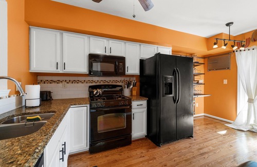 Wheaton Condo | 2BR & 2BA Townhome style condo near Metro station