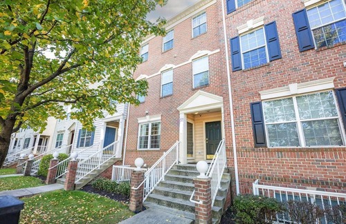 Wheaton Condo | 2BR & 2BA Townhome style condo near Metro station