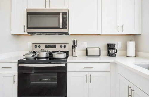 Glendale Apartment | 2BR/2BA w/3 Beds Prime Location