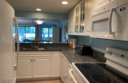 Shipyard Plantation House | 2BR 5 Star Value Wifi Closest to Beach 114 The Greens Keyless entry