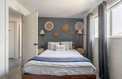 Mountain 1st Avenue Apartment | 2BR 6 Min to UofA BBQ, Sunshine & Cozy Vibes!