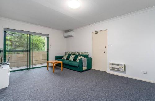 Reid Apartment | 2BR Apartment Close to Glebe Park and Canberra City - Hosted by CanStay