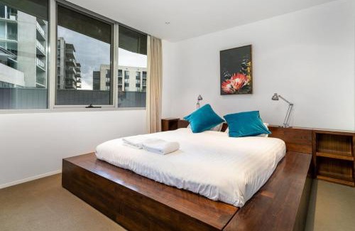 Capital Hill Apartment | 2BR Apartment near Parliament House - Hosted by Canstay