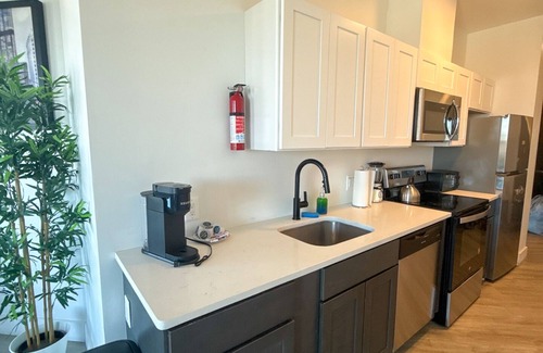 Elizabeth Apartment | 2BR apt close to EWR 8118