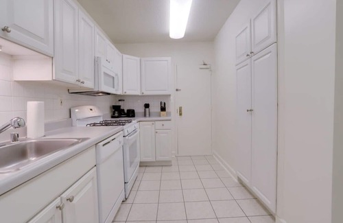 Aurora Highlands Apartment | 2BR Apt in Crystal City