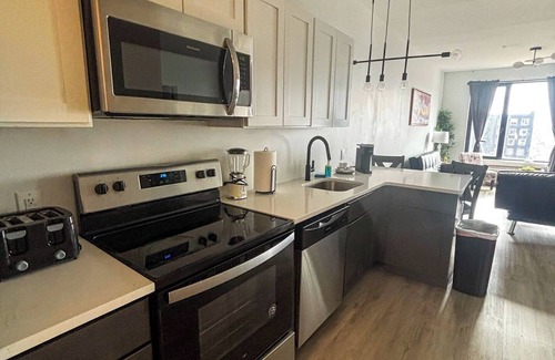 Elizabeth Apartment | 2BR apt near EWR 8111
