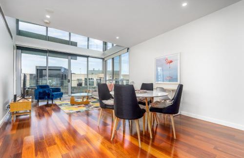 Capital Hill Apartment | 2BR Apt Near Parliament House - Hosted by Canstay