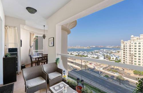 Palm Jumeirah Apartment | 2BR APT Seaside Serenity Shoreline 15