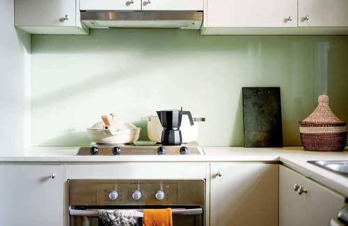 East Melbourne Apartment | 2BR Art Deco Apt - A Hidden Gem in East Melbourne!