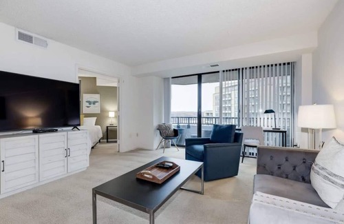 Radnor - Fort Myer Heights Apartment | 2BR Central Apartment Spacious Layout & Balcony