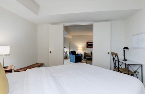 Radnor - Fort Myer Heights Apartment | 2BR Central Apartment Spacious Layout & Balcony