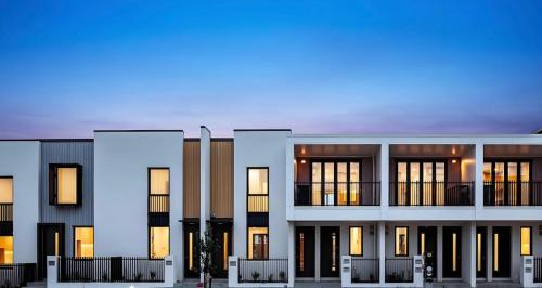 Grey Lynn House | 2BR City Townhouse with air con Courtyard and Parking