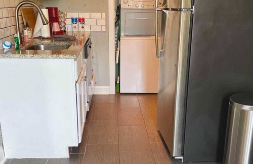 University City Apartment | 2BR|Close to WashU, Delmar Loop, DTown Clayton|W&D