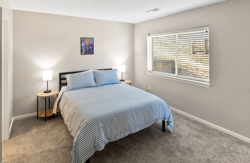 Charlottesville Condo | 2BR Comfort in the C'Ville woods