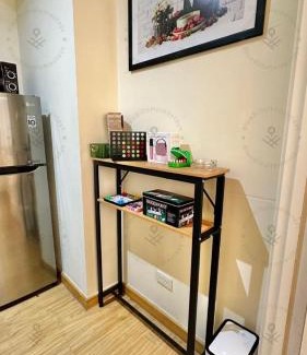 Pasay House | 2BR condo Azure Netflix, Karaoke & Board games