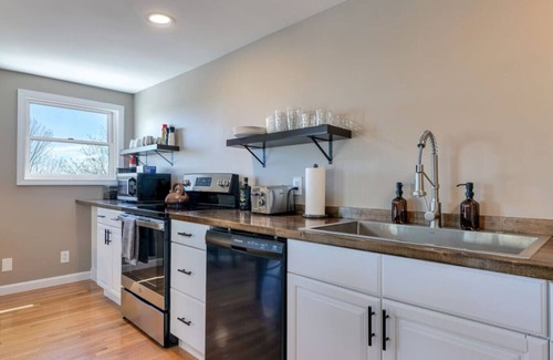 Southwest Harbor Condo | 2BR Condo Downtown SWH + Ocean Views [Driftwood]