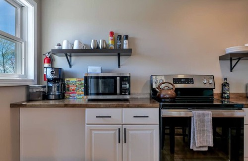 Southwest Harbor Condo | 2BR Condo Downtown SWH + Ocean Views [Driftwood]