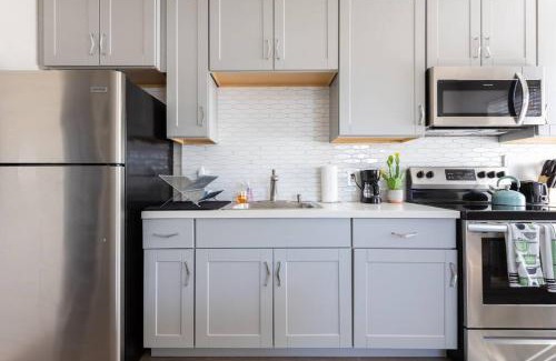 Gilbert Apartment | 2BR Condo Walking Distance To Downtown Gilbert