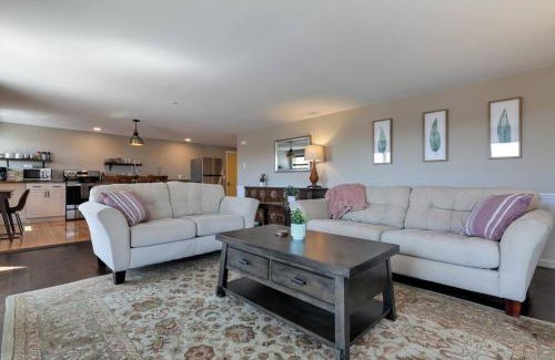Southwest Harbor Apartment | 2BR Condo with Ocean Views in Downtown SW Harbor "Seaglass"