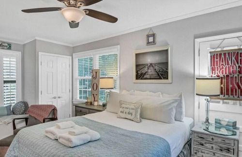 Rosewood House | 2BR Cottage | Minutes from USC & Fort Jackson