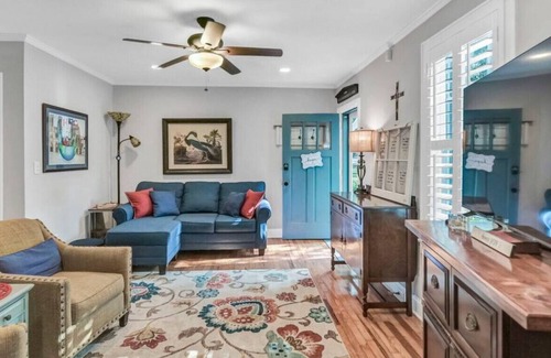 Rosewood House | 2BR Cottage | Minutes from USC & Fort Jackson