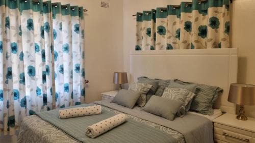 Harare House | 2BR Cottage Swimming Pool Near Airport