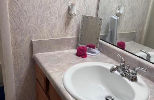 Stone Mountain Villa | #2BR Cozy Villa - Mins to Historic STM Amusement Park!