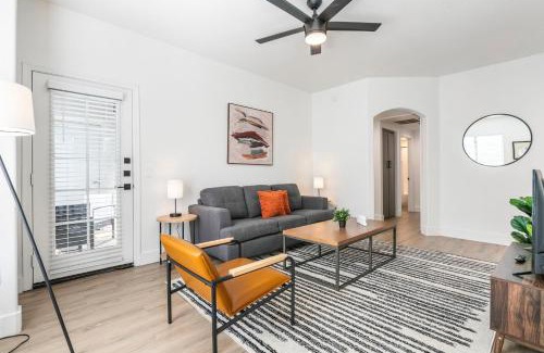 Kierland Apartment | 2BR CozySuites at Kierland Commons with pool #04