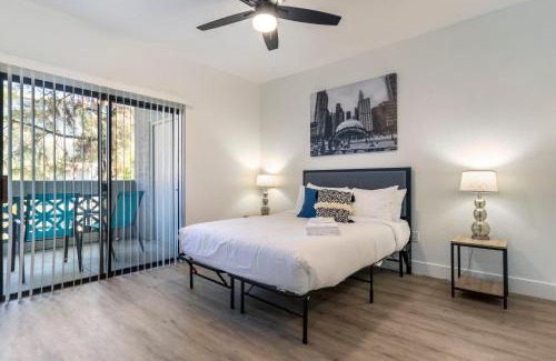 Kierland Apartment | 2BR CozySuites at Kierland Commons with pool #05