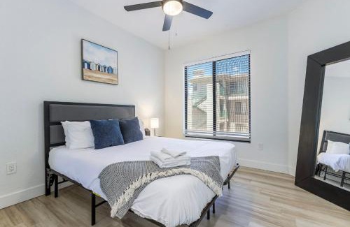 Kierland Apartment | 2BR CozySuites at Kierland Commons with pool #06