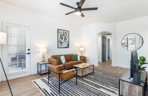 Kierland Apartment | 2BR CozySuites at Kierland Commons with pool #08