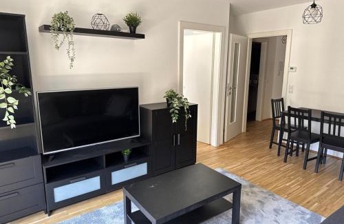 Floridsdorf Apartment | 2BR, Danube, Central, U6 & S-Bahn - Axara Housing BRN 39