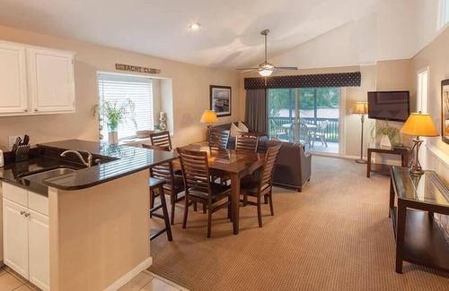 Fairfield Harbour Condo | 2br Deluxe Condo Family Fun Right on the River!