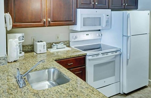 Old Town West Condo | 2br Deluxe Condo Steeped in US History!