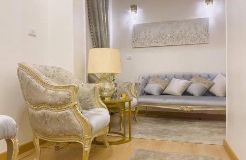 Qasr an-Nil Apartment | 2BR Downtown Alia Khan, Fully equipped Gem