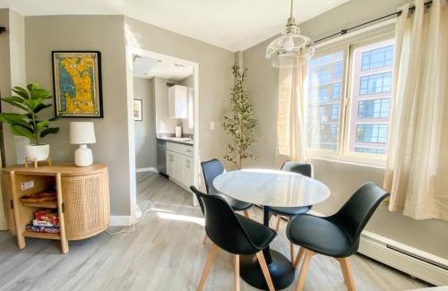 Downtown Seattle Apartment | 2BR Downtown Convention Center Near Attractions