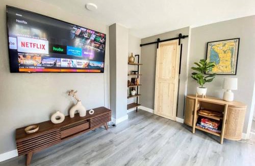 Downtown Seattle Apartment | 2BR Downtown Convention Center Near Attractions