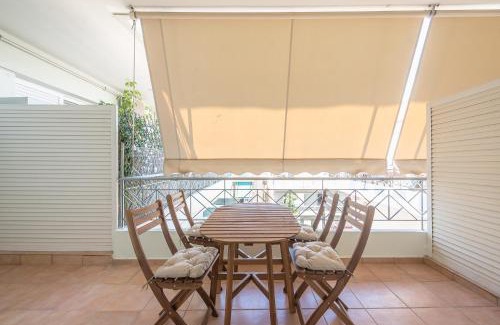 Attiki Apartment | 2BR Escape by Attiki Metro