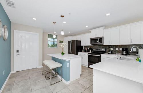 Kissimmee Apartment | 2BR Family Condo Near Disney, Universal and More