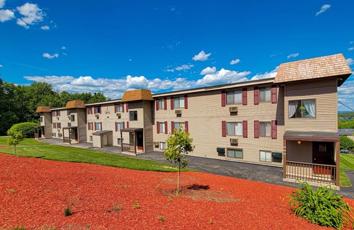 Weirs Beach Condo | 2BR Family-Friendly Near Weirs Beach