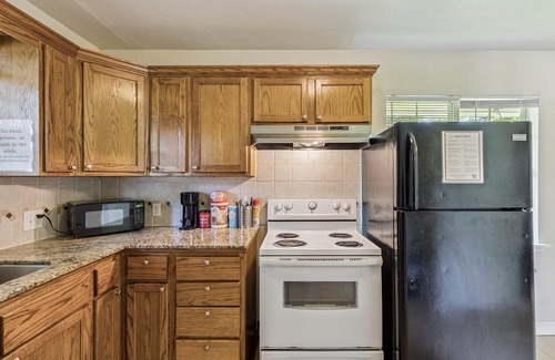 Central Oklahoma City Apartment | 2BR Family Getaway with WiFi + Smart TV | 15 Mins to OKC State Fair | #TA