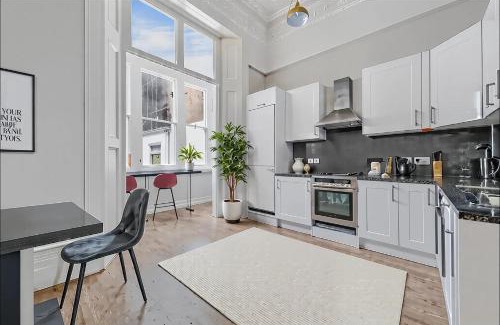 South Kensington Apartment | 2BR Flat in the Heart of South Kensington