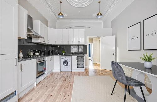 South Kensington Apartment | 2BR Flat in the Heart of South Kensington