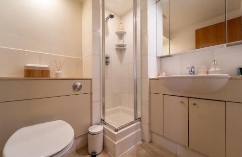 Bryanston and Dorset Square Apartment | 2BR Flat with Parking in London