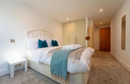 Bryanston and Dorset Square Apartment | 2BR Flat with Parking in London