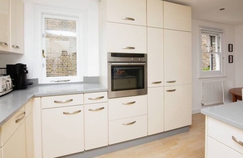 Fortune Green Apartment | 2BR flat with roof terrace