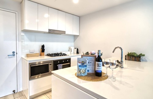 Newstead Apartment | 2BR Food & Drink Hub ★Gym★Pool★Views★Roof Terrace