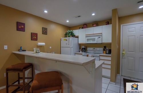 Branson Condo | 2BR ~ GOLF COURSE ~ Near The Strip! FREE TICKETS INCLUDED! (CH1-1)