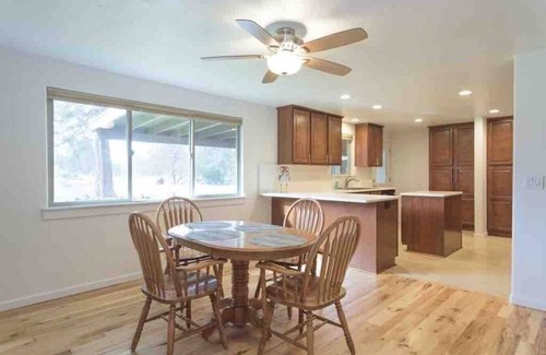 Southeast Bend House | 2BR | Hot Tub | Dog Friendly - 2mi to Old Mill