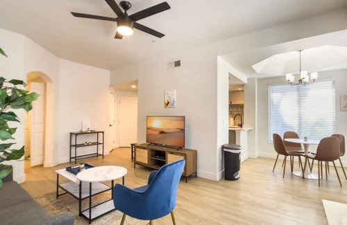 Kierland Apartment | 2BR Kierland Commons CozySuites by the golf course